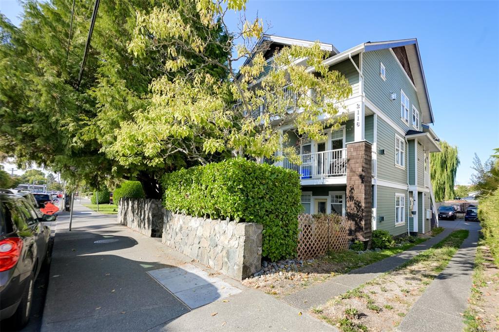 Third View of 2116 Richmond Rd, Victoria, BC, V8R 4C4