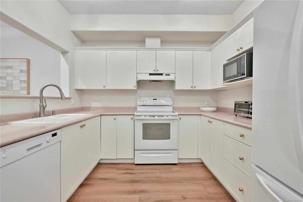 Third View of 4525 Wilkinson Rd, Orchard Woods, Saanich, BC, V8Z 5C3