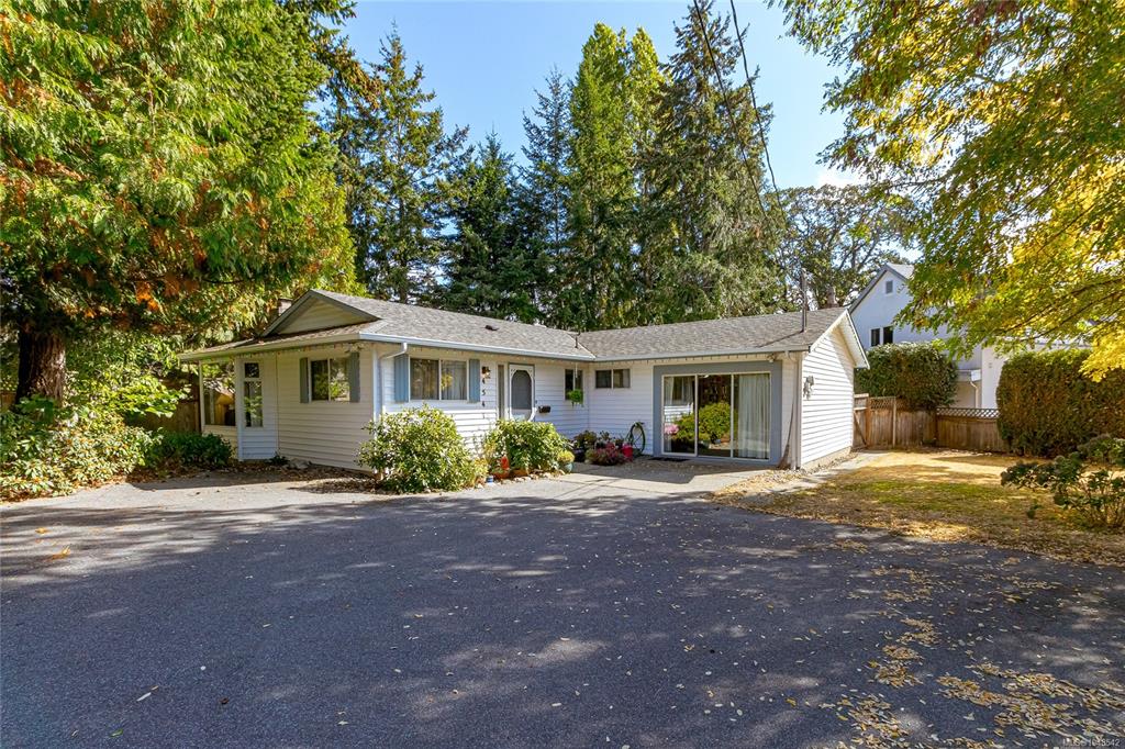 Fifth View of 4541 Elk Lake Dr, Saanich, BC, V8Z 6L3