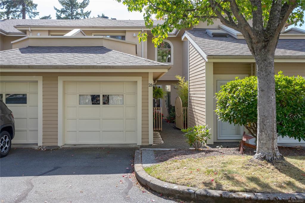 909 Admirals Rd, 1048562, BC,