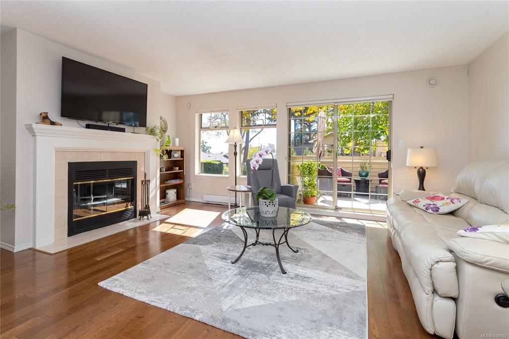 Third View of 909 Admirals Rd, Admiral's Gate, Esquimalt, BC, V9A 2P1