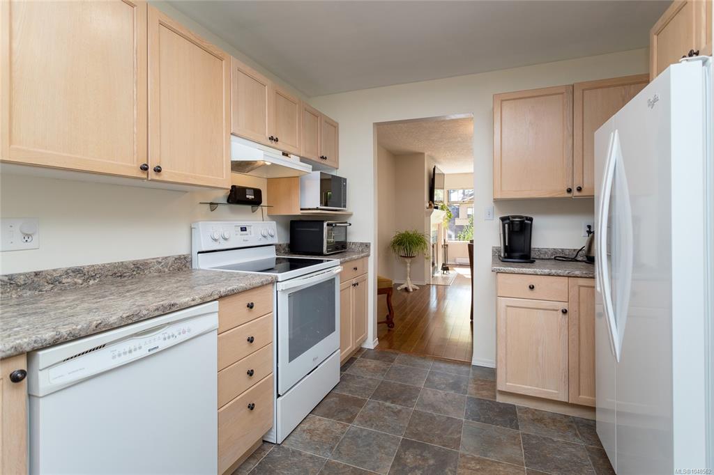 Fourth View of 909 Admirals Rd, Admiral's Gate, Esquimalt, BC, V9A 2P1
