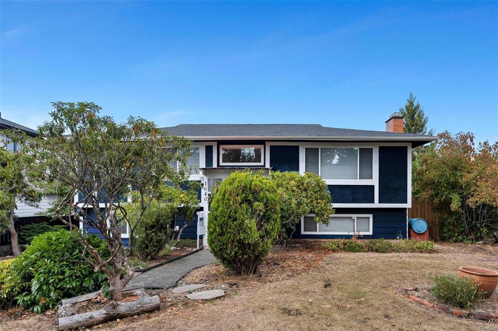 Third View of 1640 Earlston Ave, Saanich, BC, V8P 2Z5