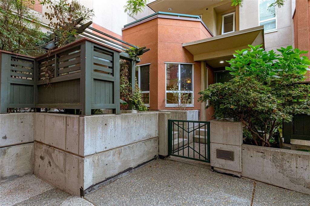 Fifth View of 1015 Johnson St, The Monterey, Victoria, BC, V8V 3N6