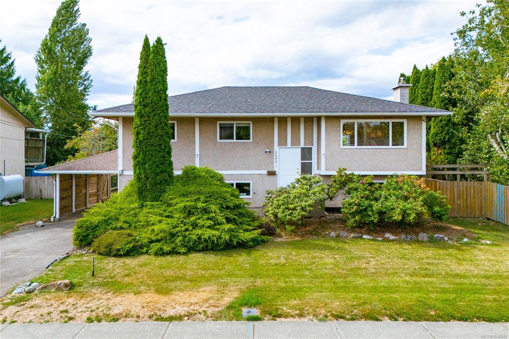 Third View of 5890 Chesterfield Ave, Duncan, BC, V9L 3M7
