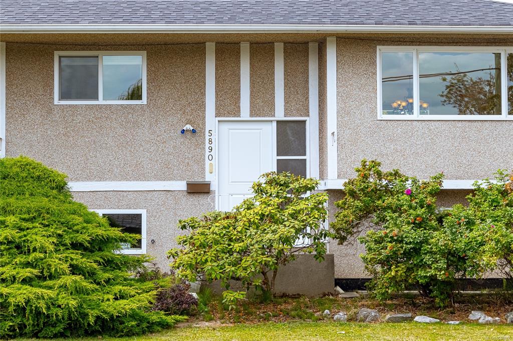 Fifth View of 5890 Chesterfield Ave, Duncan, BC, V9L 3M7