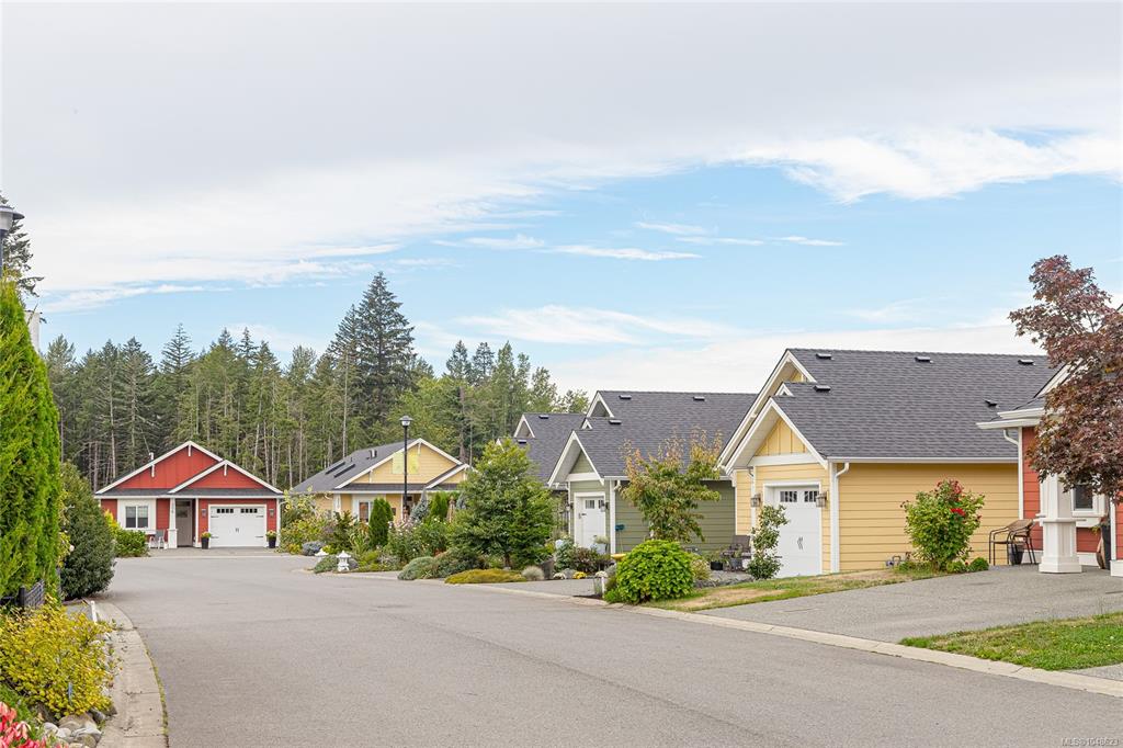 Third View of 322 Edgewood Cres, Stonewood Village, Duncan, BC, V9L 0G6