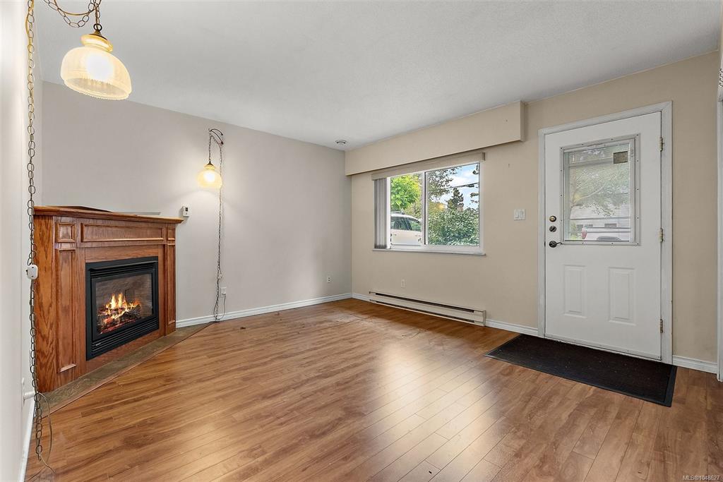 Fifth View of 3167 Irma St, Victoria, BC, V9A 1S9