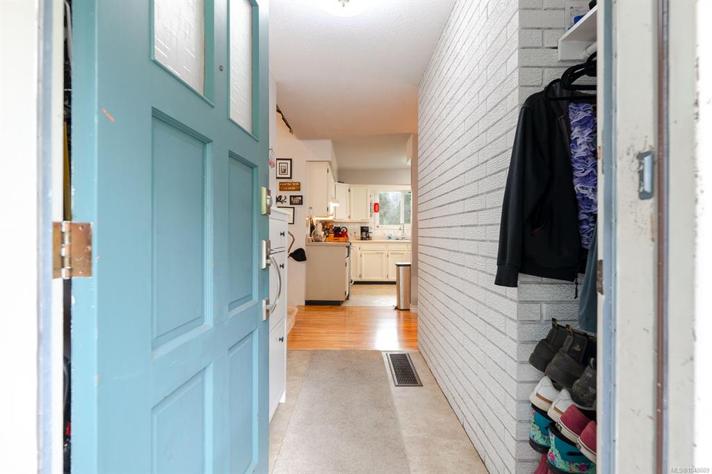 Third View of 395 Dogwood Dr, Ladysmith, BC, V9G 1B7