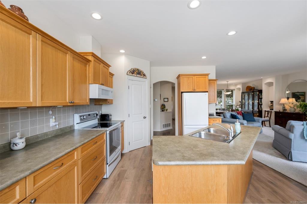 Fifth View of 912 Brulette Pl, Sunset Maples, Mill Bay, BC, V0R 2P0