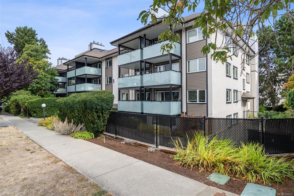 Third View of 1619 Morrison St, Morrison Manor, Victoria, BC, V8R 6R8