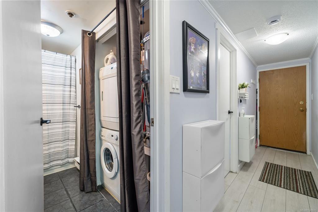 Fifth View of 1619 Morrison St, Morrison Manor, Victoria, BC, V8R 6R8