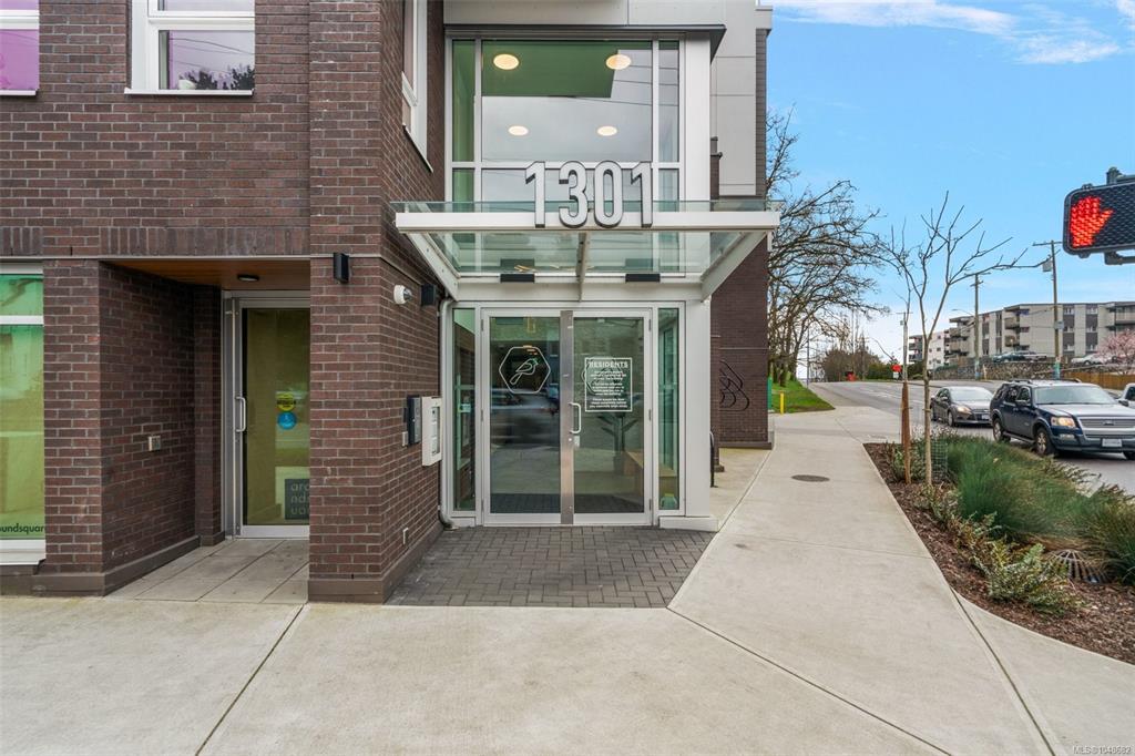 1301 Hillside Ave, 1048682, BC,