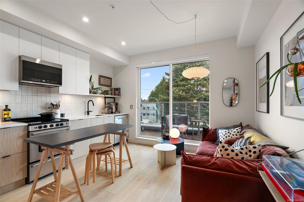 Fourth View of 1301 Hillside Ave, Sparrow, Victoria, BC, V8T 0E3