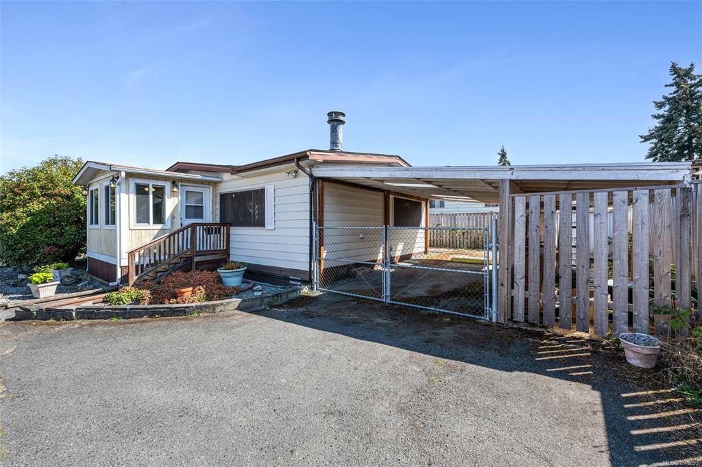 Fourth View of 1545 Middle Rd, Esquimalt, BC, V9A 0E4