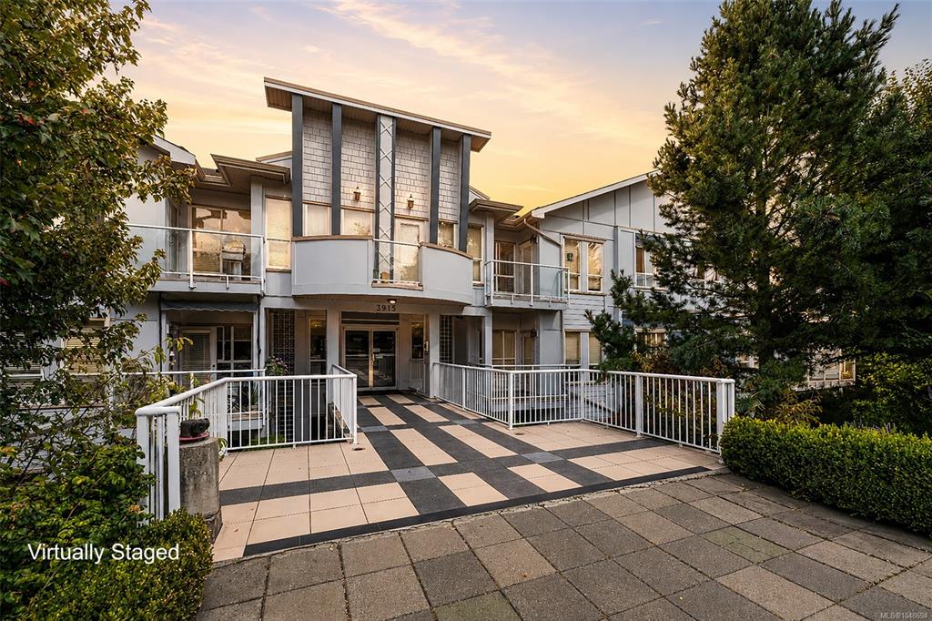 Third View of 3915 Carey Rd, Saanich, BC, V8Z 4E3