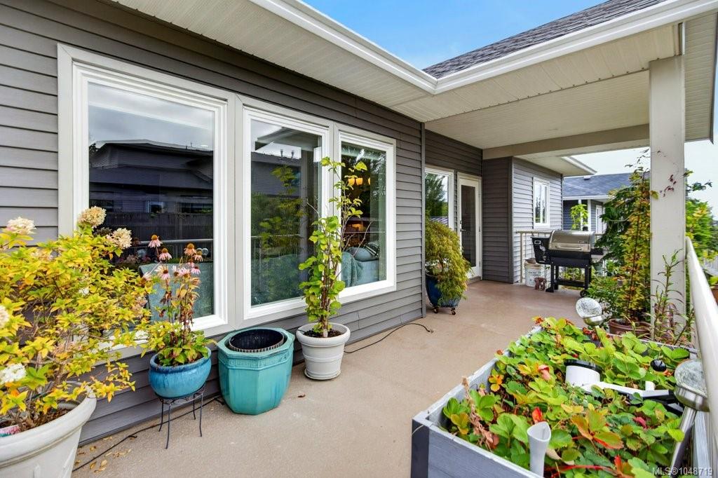 Third View of 2581 Kendal Ave, Cumberland, BC, V0R 1S0