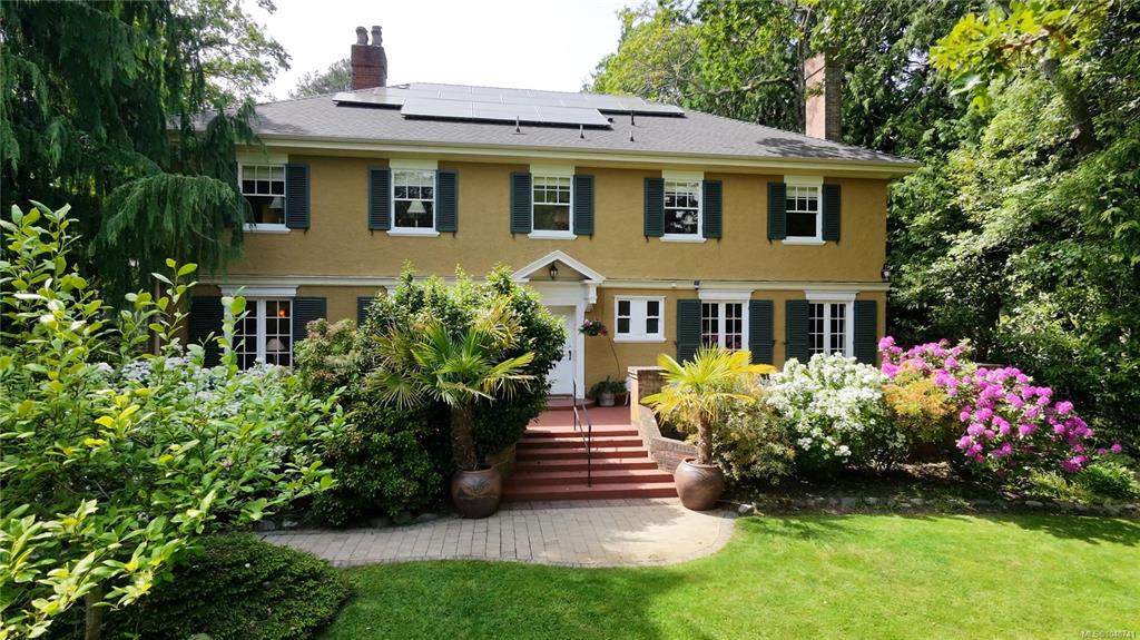 990 Terrace Ave, 1048741, BC,