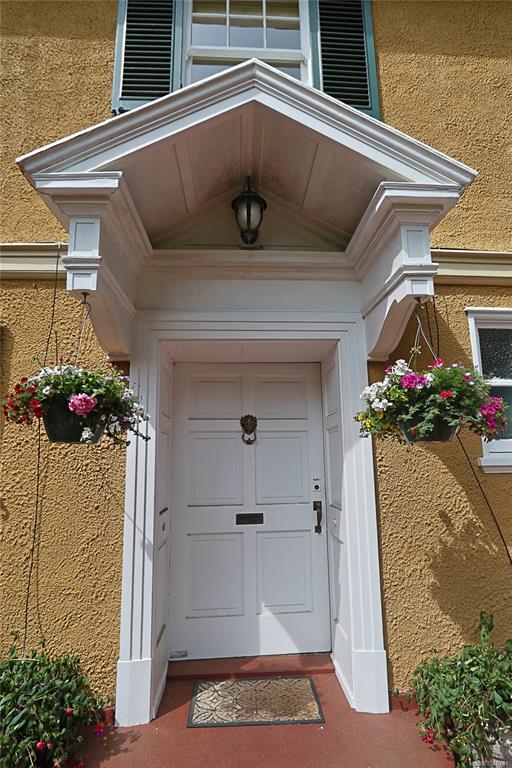 Fifth View of 990 Terrace Ave, Victoria, BC, V8S 3V3