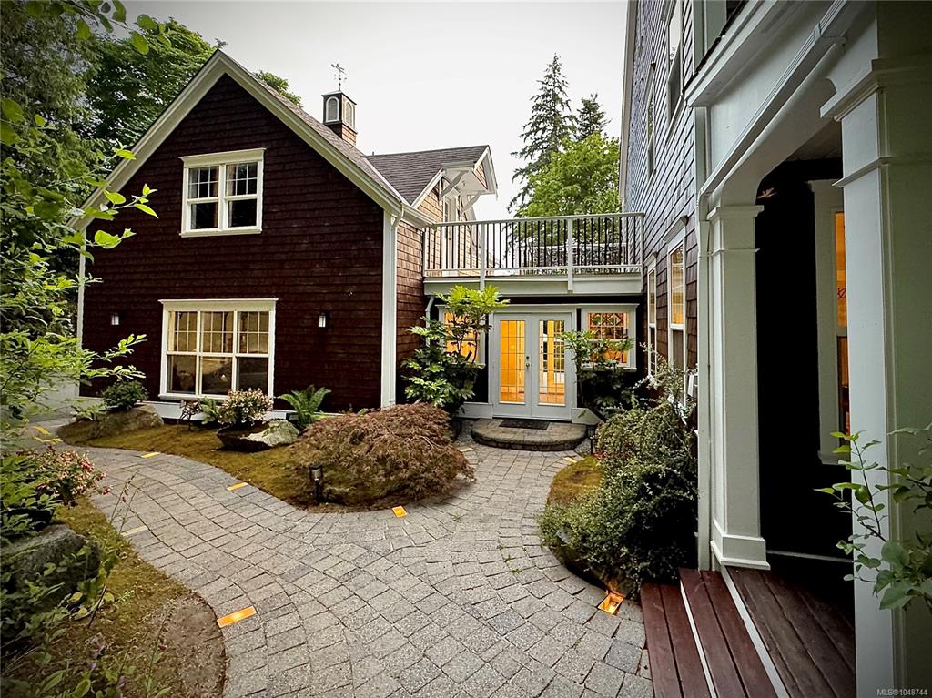 Third View of 1188 Garden Gate Dr, Central Saanich, BC, V8M 2H6
