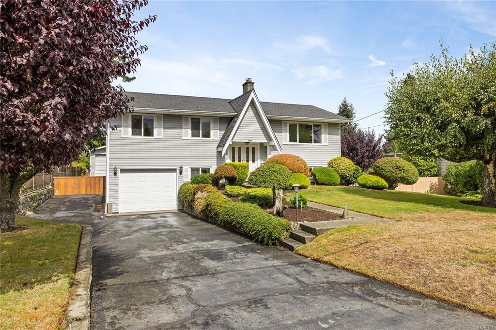 Second View of 3550 Country Club Dr, Nanaimo, BC, V9T 1T9