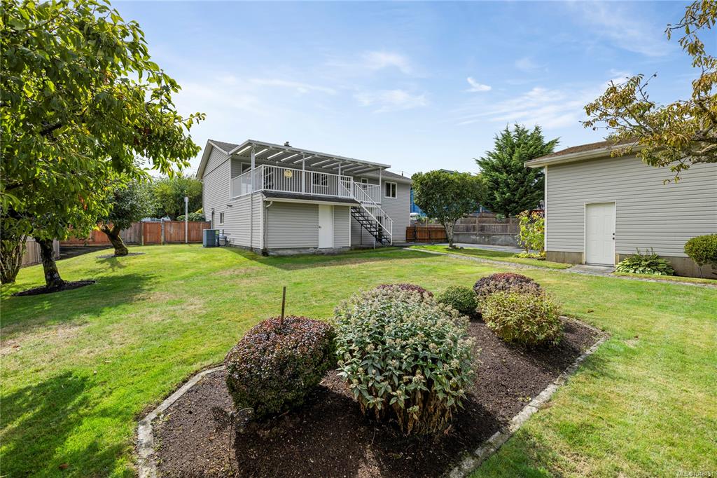 Fourth View of 3550 Country Club Dr, Nanaimo, BC, V9T 1T9