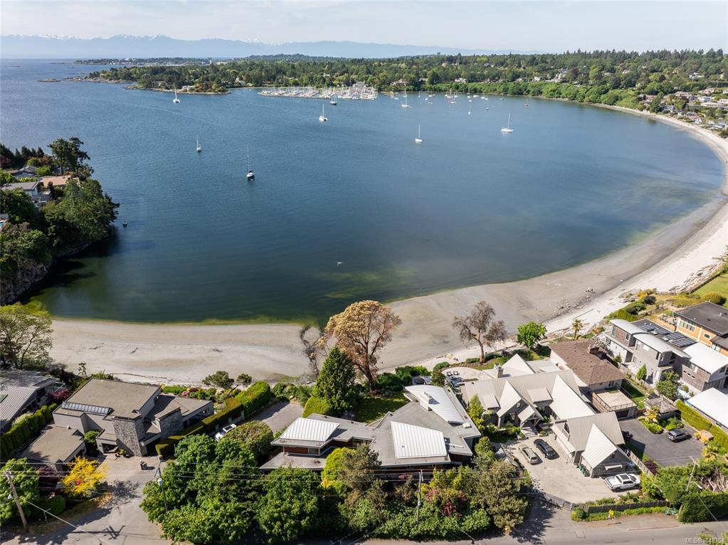 3931 Cadboro Bay Rd, 1048754, BC,