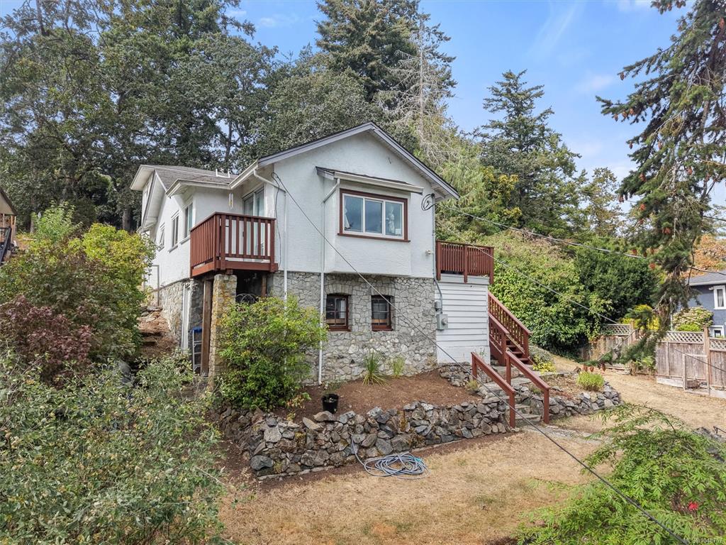 Fourth View of 3938 Wilkinson Rd, Saanich, BC, V8Z 5A2