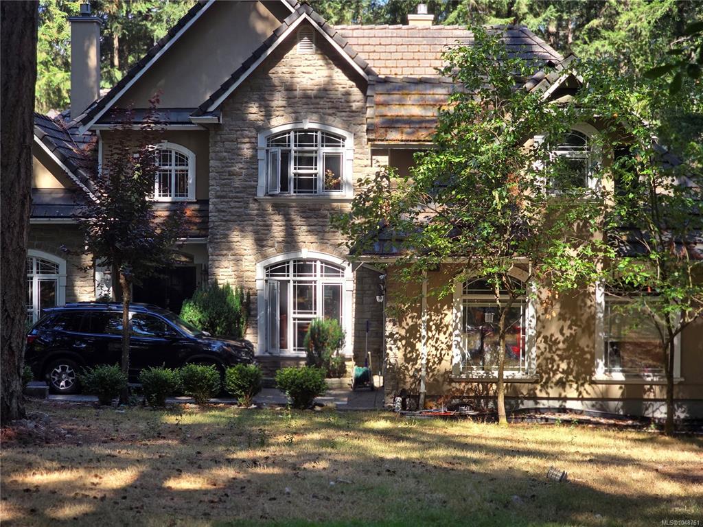 Third View of 870 Falkirk Ave, North Saanich, BC, V8L 5G8