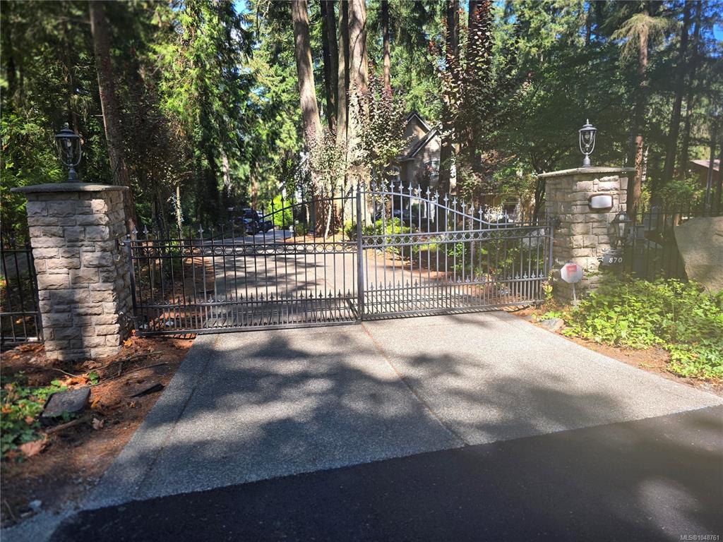 Fourth View of 870 Falkirk Ave, North Saanich, BC, V8L 5G8