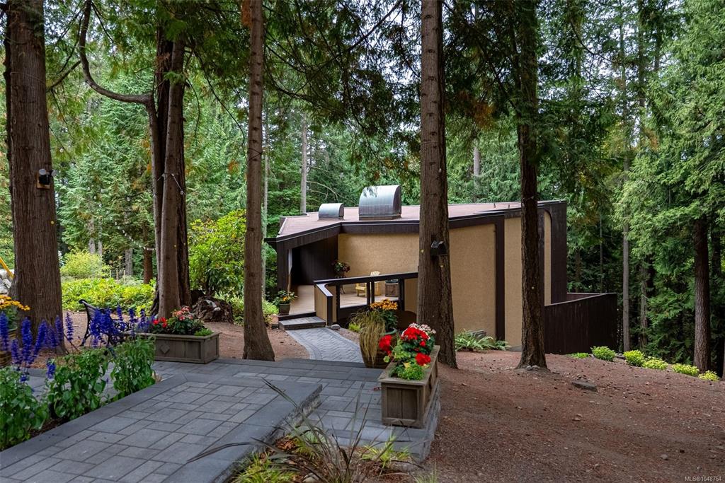 Fourth View of 5748 West Saanich Rd, Saanich, BC, V9E 2G1