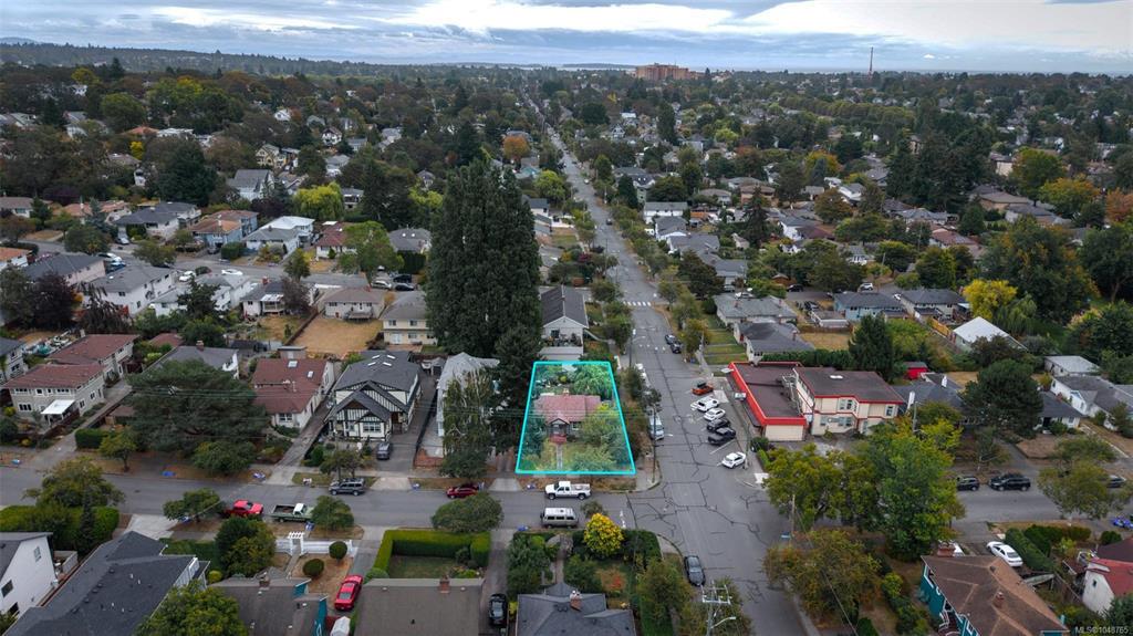 Fourth View of 2547 Empire St, Victoria, BC, V8T 3M5