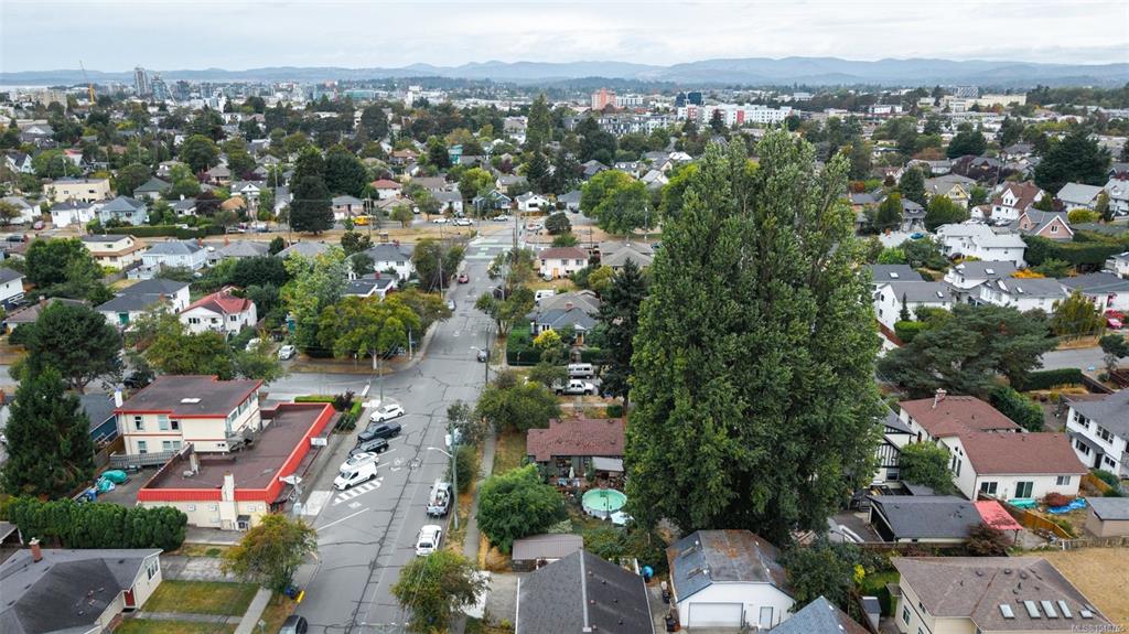 Fifth View of 2547 Empire St, Victoria, BC, V8T 3M5