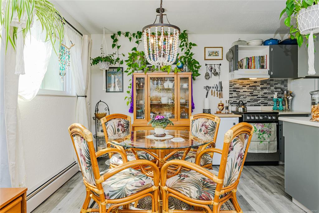 Fifth View of 3040 Pine St, Lockwood Villa, Chemainus, BC, V0R 1K0