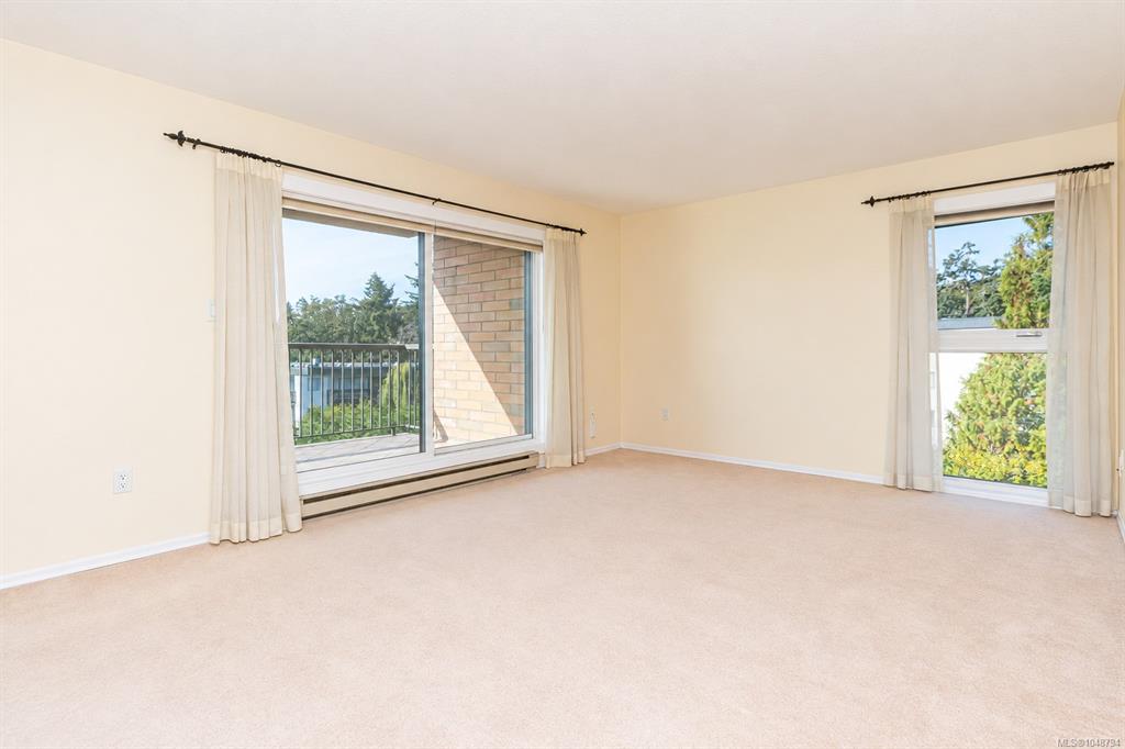 Third View of 4030 Quadra St, The Mirador, Saanich, BC, V8X 1K2