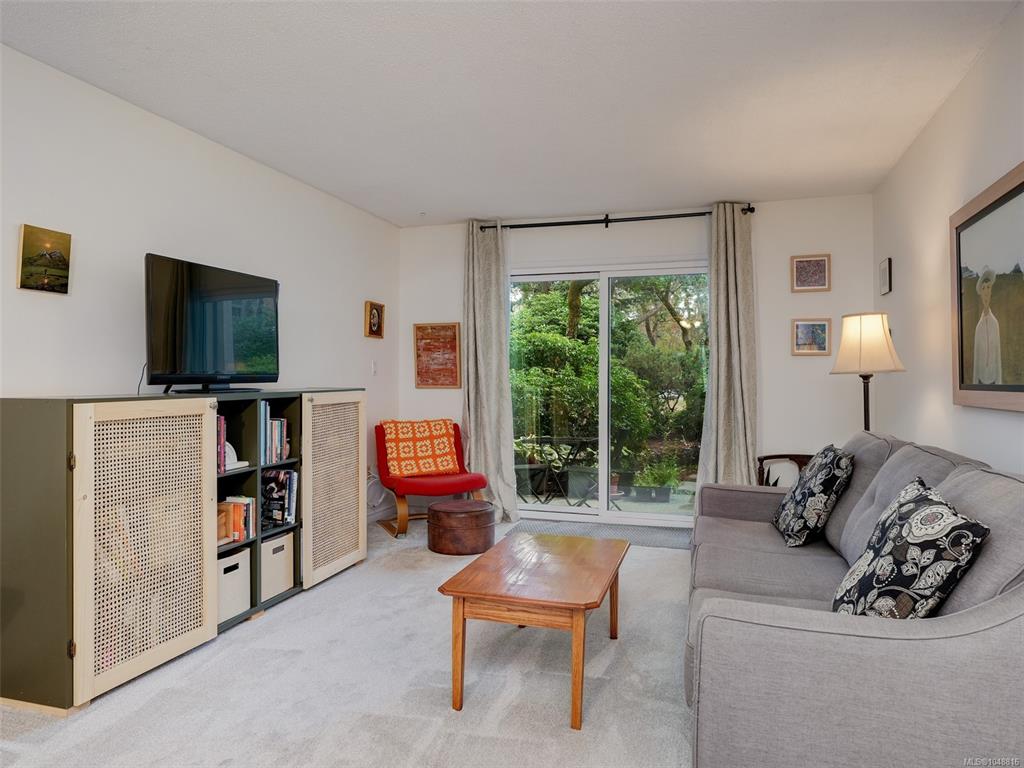 Third View of 1010 Bristol Rd, Carolyn Manor Estates, Saanich, BC, V8X 4R8