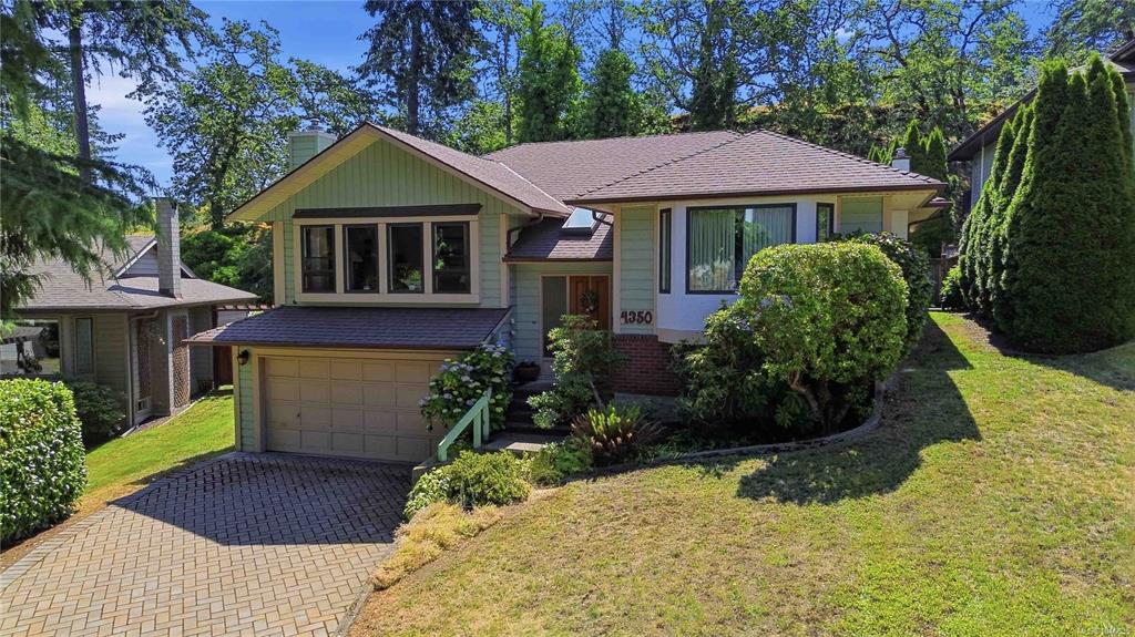 Third View of 4350 Faithwood Rd, Saanich, BC, V8X 4Z6