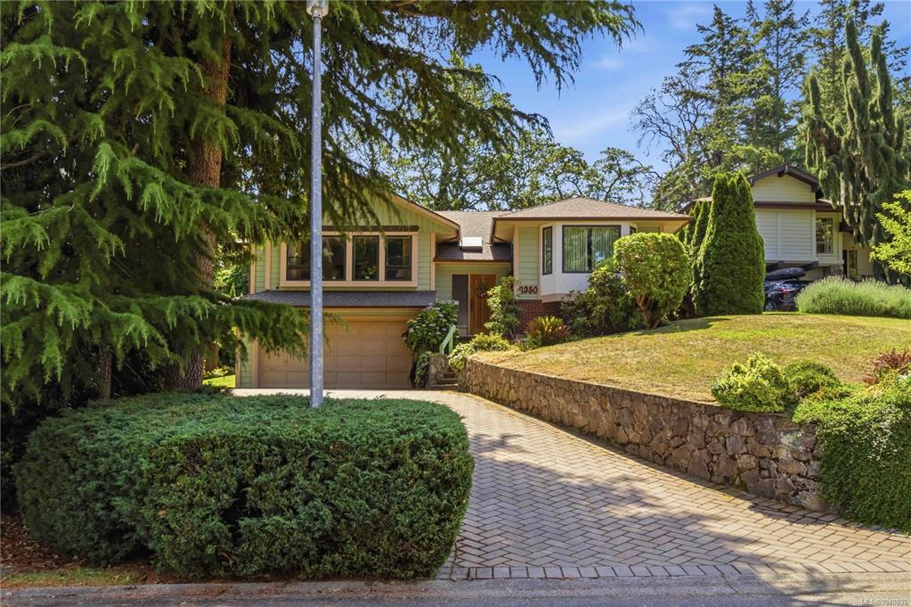 Fourth View of 4350 Faithwood Rd, Saanich, BC, V8X 4Z6