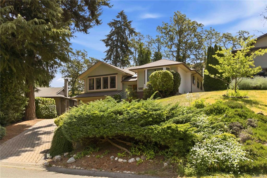 Fifth View of 4350 Faithwood Rd, Saanich, BC, V8X 4Z6