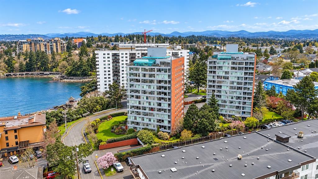 Second View of 325 Maitland St, Victoria, BC, V9A 7E9