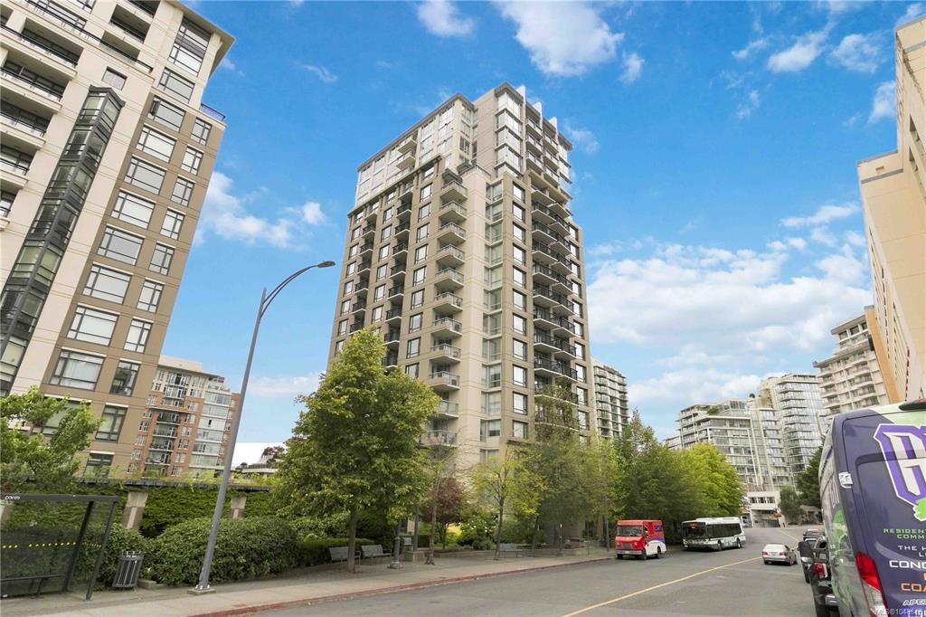 Third View of 751 Fairfield Rd, The Astoria, Victoria, BC, V8W 4A4