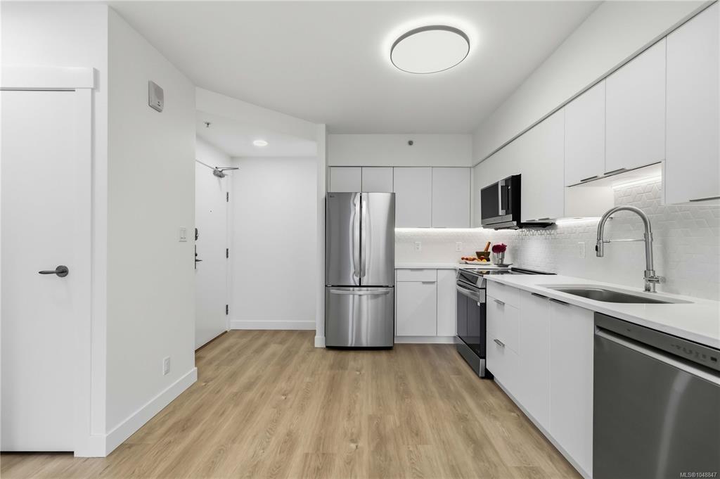 Fourth View of 751 Fairfield Rd, The Astoria, Victoria, BC, V8W 4A4