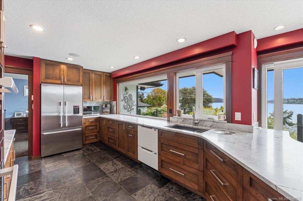 Fifth View of 1410 Sherwood Dr, Nanaimo, BC, V9T 1G7