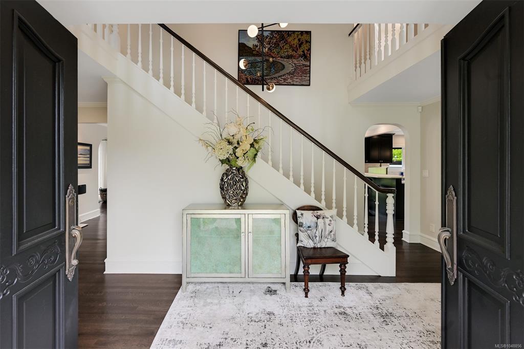 Fifth View of 3075 Devon Rd, Oak Bay, BC, V8R 6C8