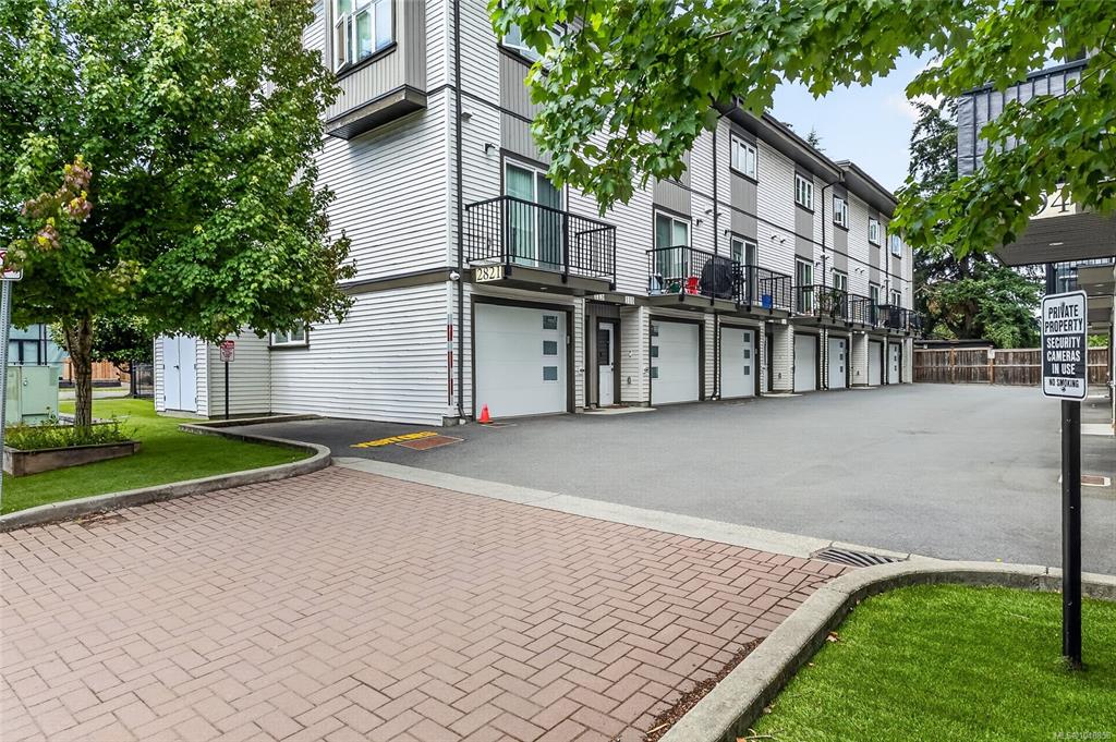 2821 Jacklin Rd, 1048858, BC,