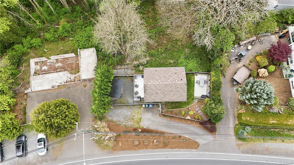 Third View of 3129 Departure Bay Rd, Nanaimo, BC, V9T 1B6