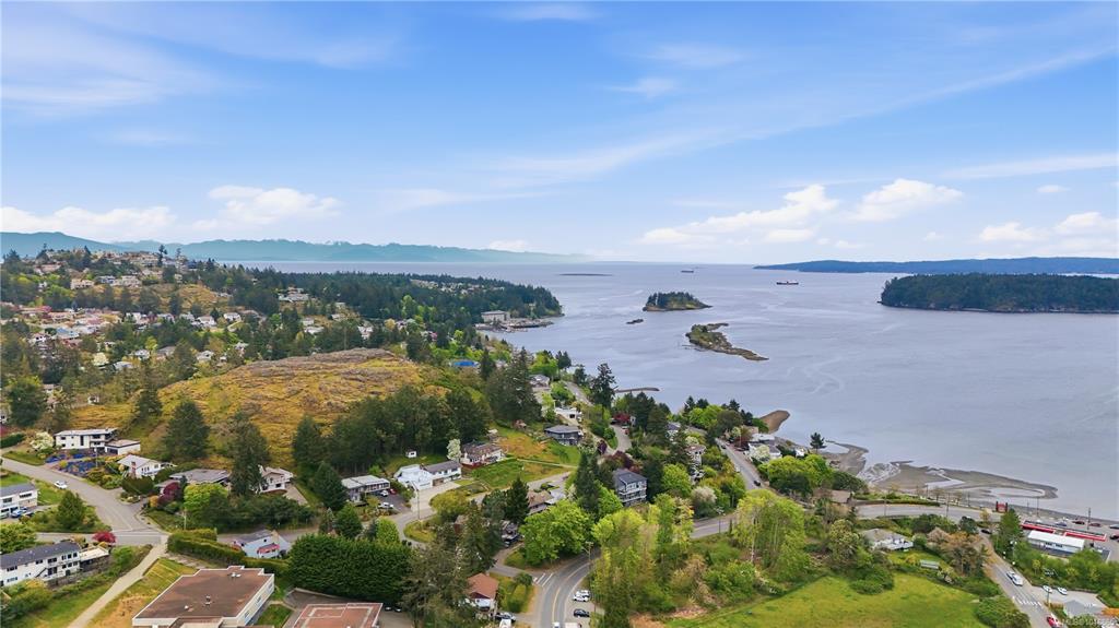 Fourth View of 3129 Departure Bay Rd, Nanaimo, BC, V9T 1B6
