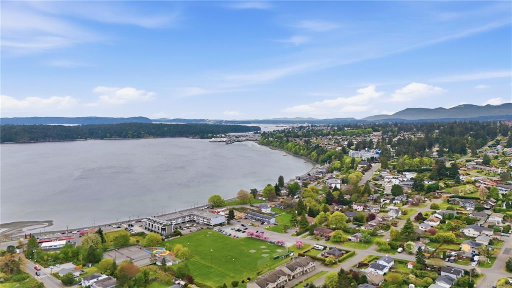 Fifth View of 3129 Departure Bay Rd, Nanaimo, BC, V9T 1B6