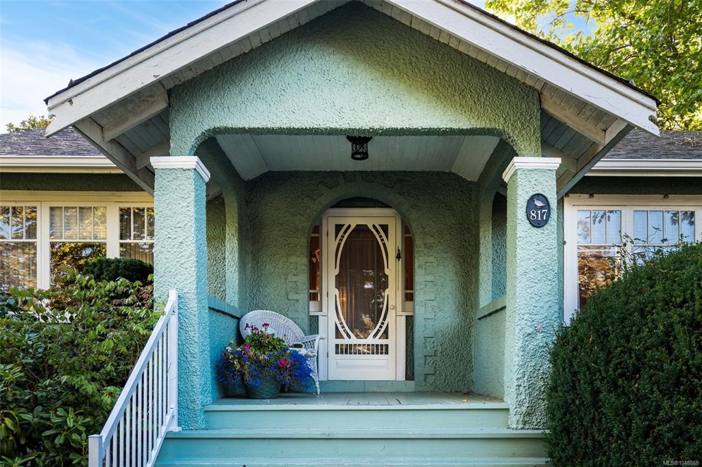 Third View of 817 St Patrick St, Oak Bay, BC, V8S 4X7