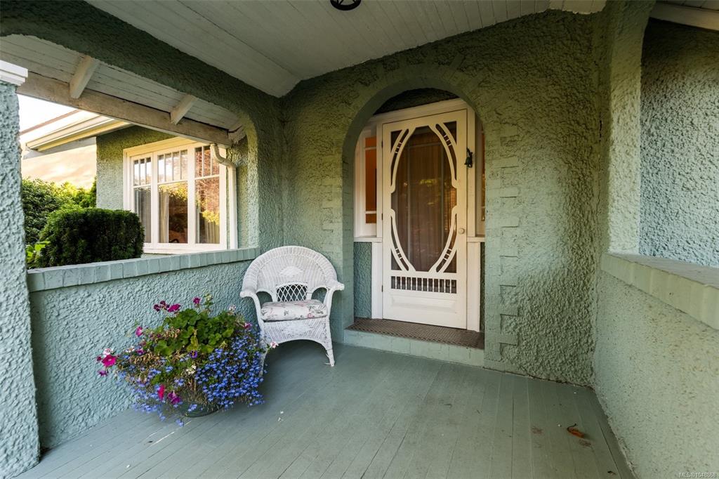 Fourth View of 817 St Patrick St, Oak Bay, BC, V8S 4X7